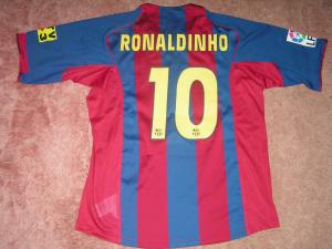 RONALDINHO - FC BARCELONE    Arri__re.JPG