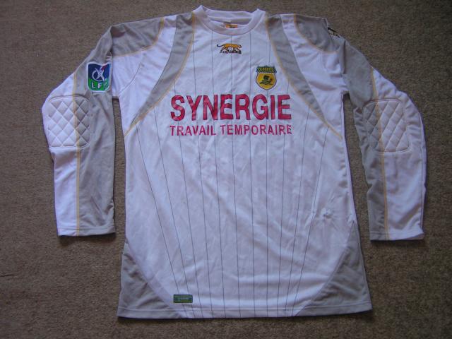 Maillot 2005 - 2006 LANDREAU PSG - NANTES 01-10-05 avant.JPG