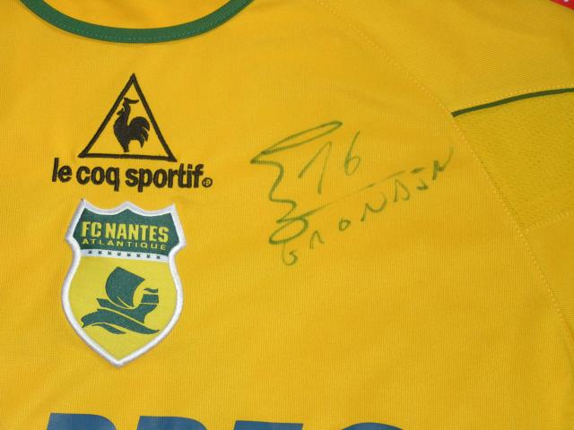 Maillot jaune autographe.JPG