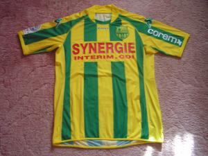 Maillot 2009-2010 PIERRE NANTES-ISTRES avant.JPG