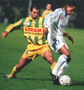 2048x1536-fit_ancien-milieu-terrain-fc-nantes-jean-michel-ferri-face-auxerrois-steve-marlet-1997.jpg