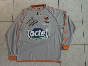 GIBAUD Pierre - V__ritable maillot LAVAL 2005 - 2006 face.JPG