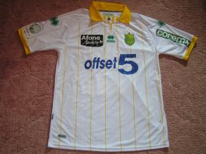 Maillot 2011-2012 port__ lors LENS-NANTES par  PANCRATE Avant.JPG