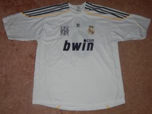 RONALDO Cristiano R__al MADRID maillot sign__ Avant.JPG