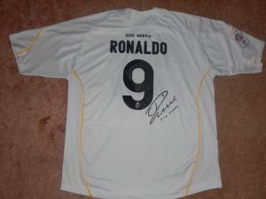 RONALDO Cristiano R__al MADRID maillot sign__ Arri__re.JPG
