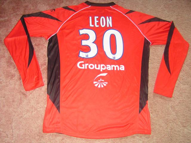 LEON Donovan 2011-2012 rouge AUXERRE arri__re.JPG